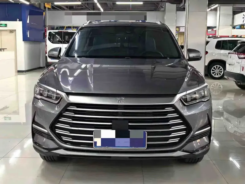Vehicle photo 3