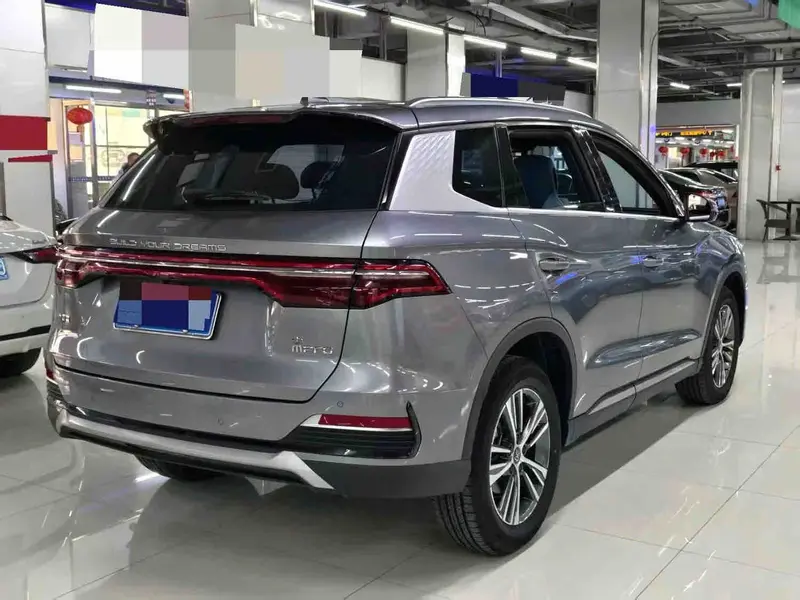 Vehicle photo 5