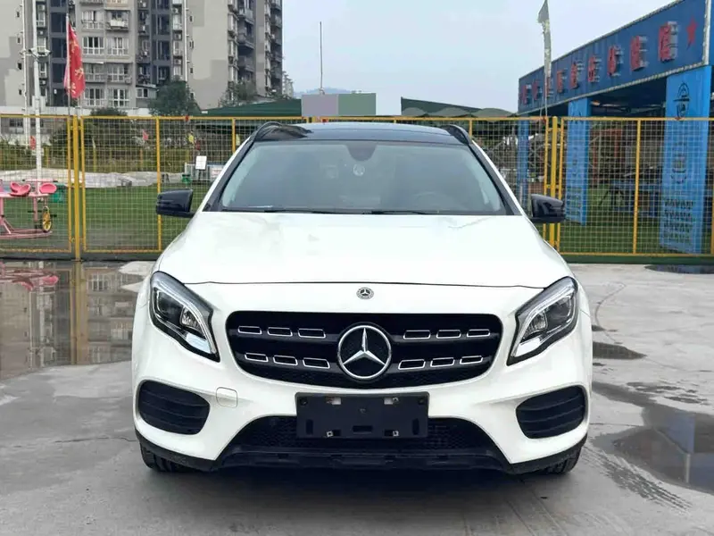 Vehicle photo 2