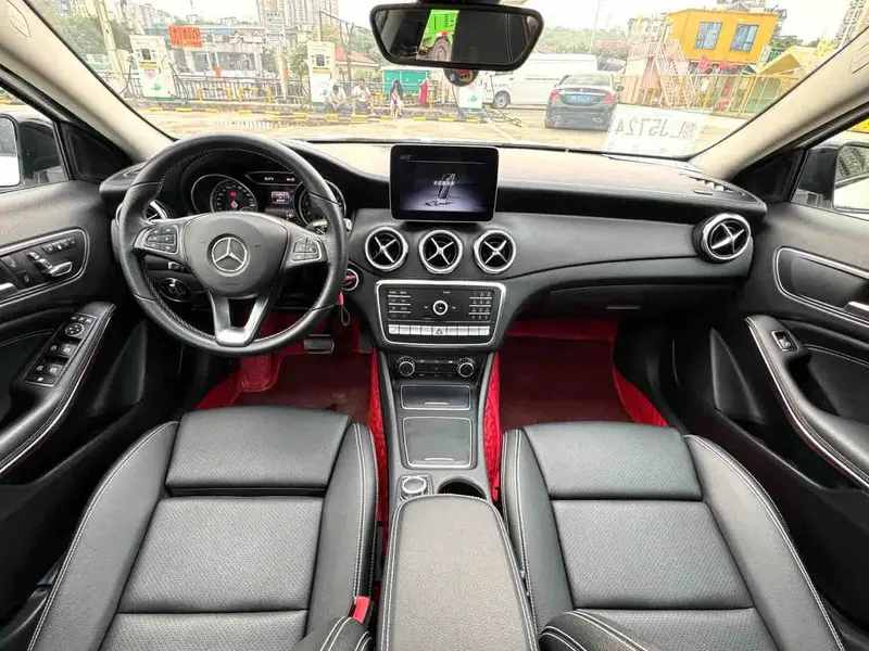 Vehicle photo 7