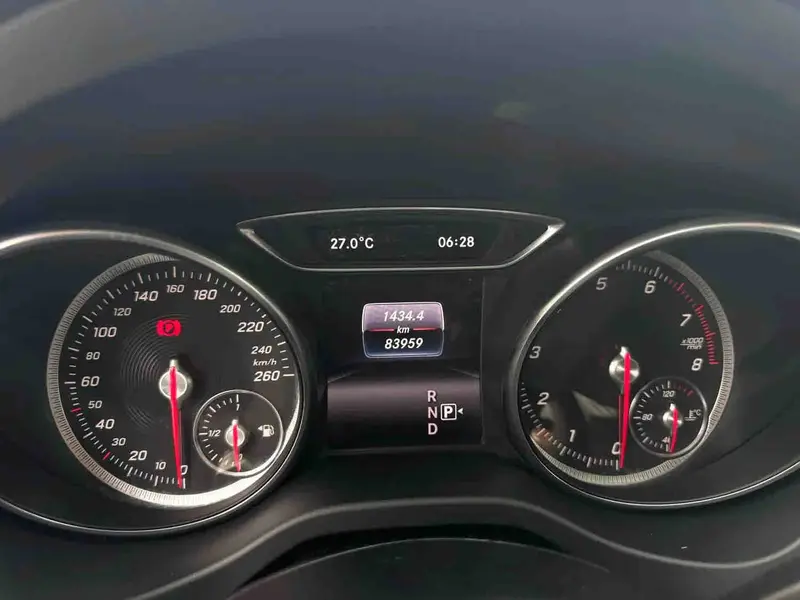 Vehicle photo 11