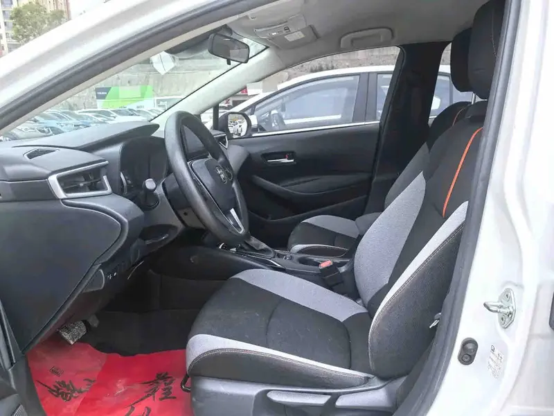Vehicle photo 7