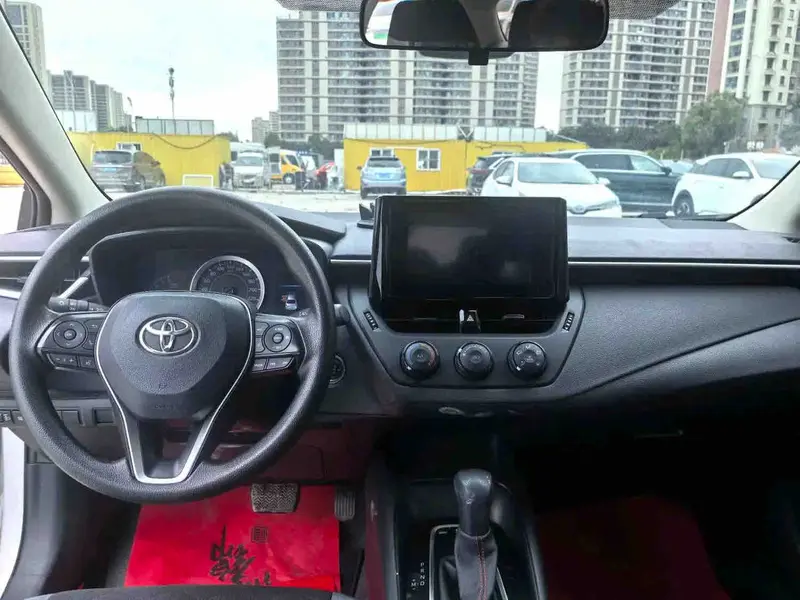 Vehicle photo 8