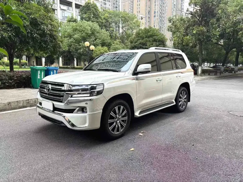 Vehicle photo 1