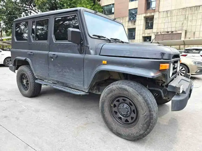 Vehicle photo 2