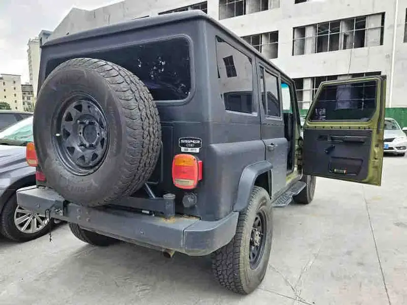 Vehicle photo 3