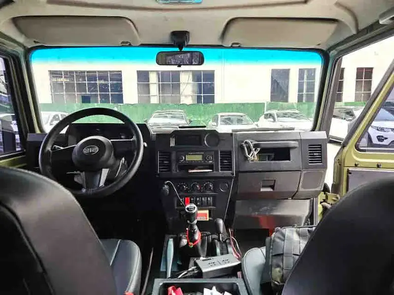 Vehicle photo 4