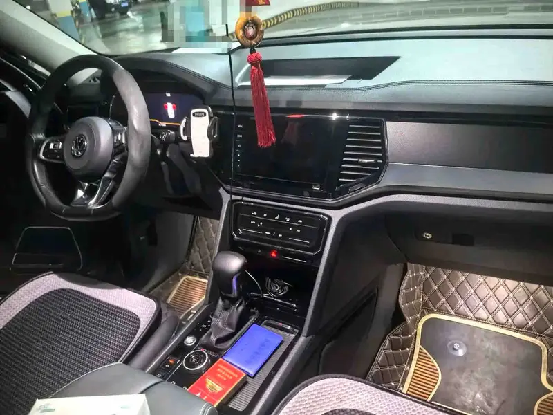 Vehicle photo 3