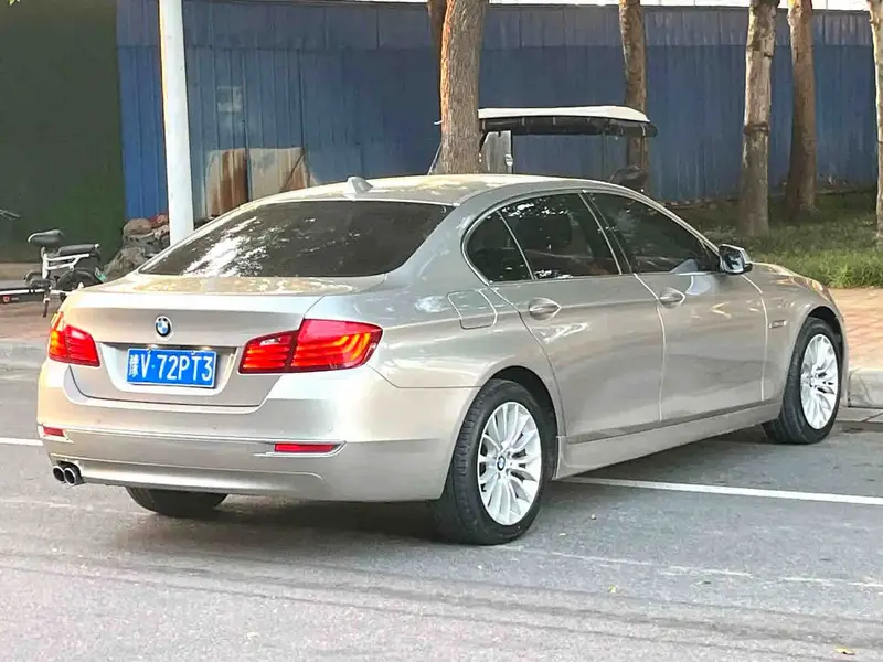 Vehicle photo 6