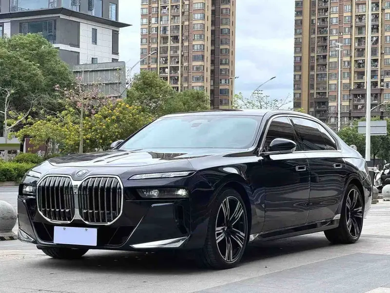 Vehicle photo 1