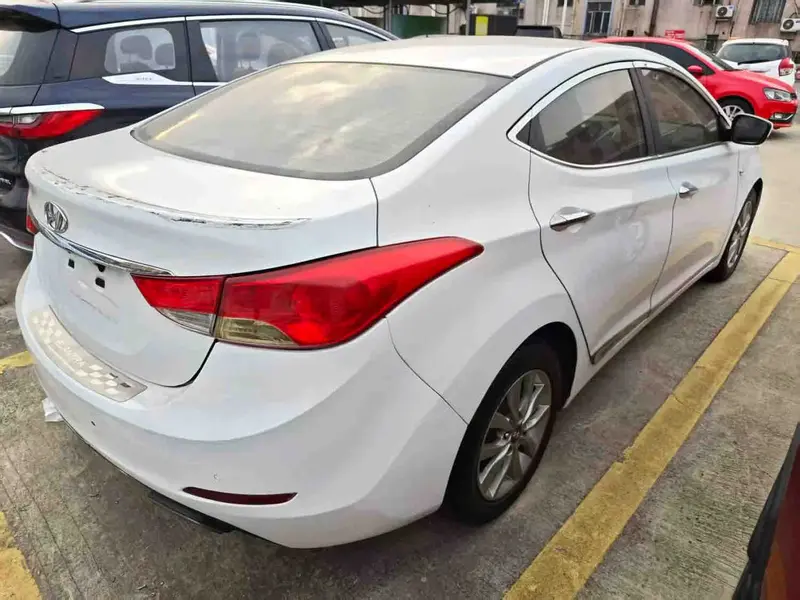 Vehicle photo 2