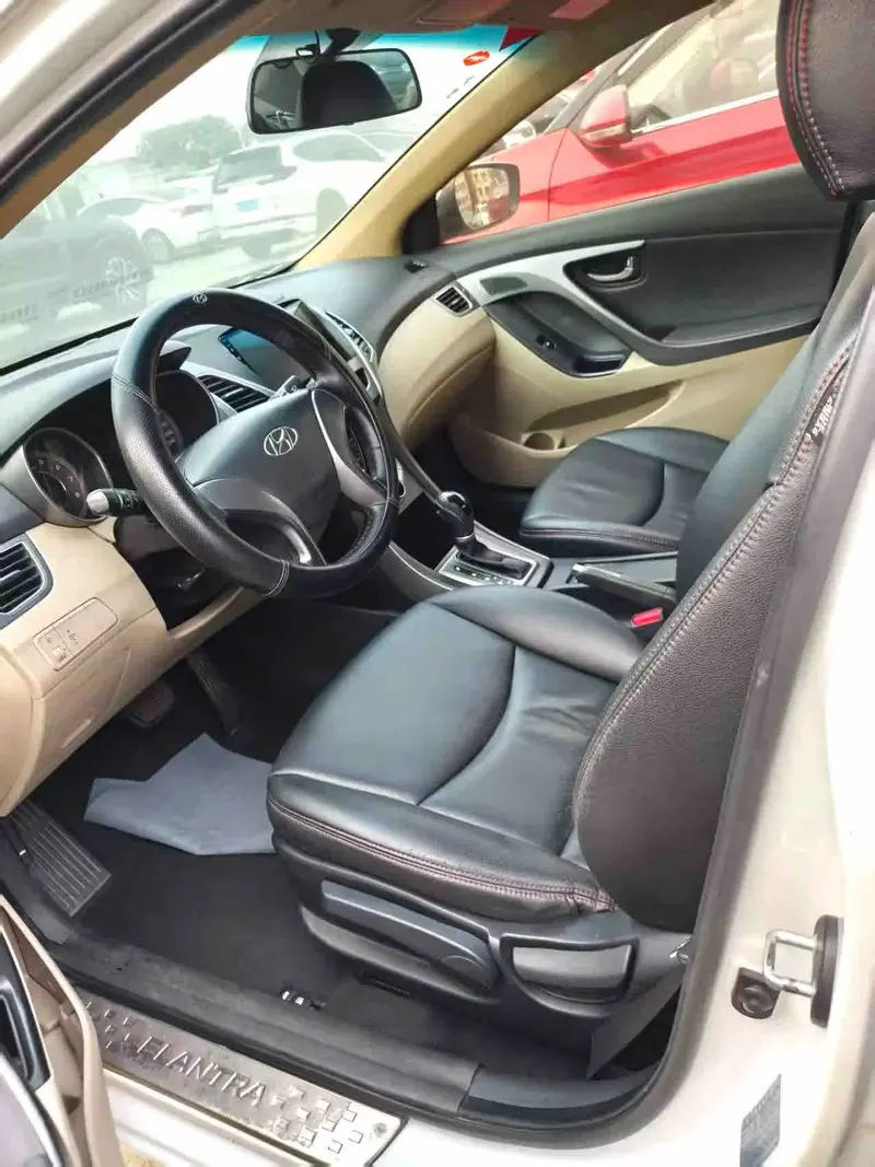 Vehicle photo 3