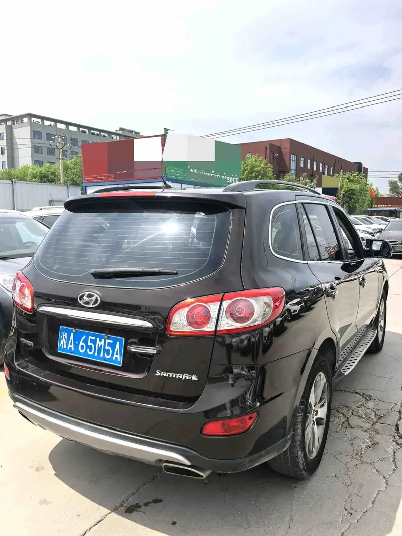 Vehicle photo 3