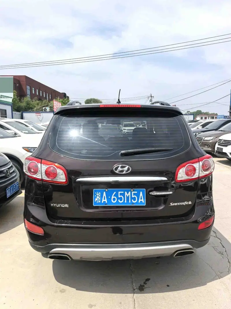 Vehicle photo 4