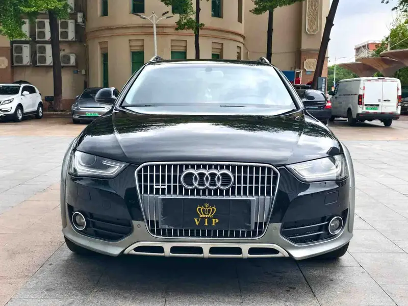 Vehicle photo 4