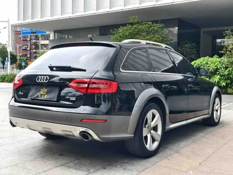 Vehicle photo 9