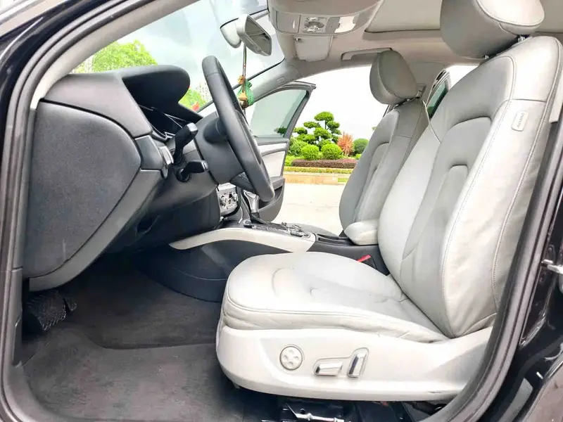Vehicle photo 11