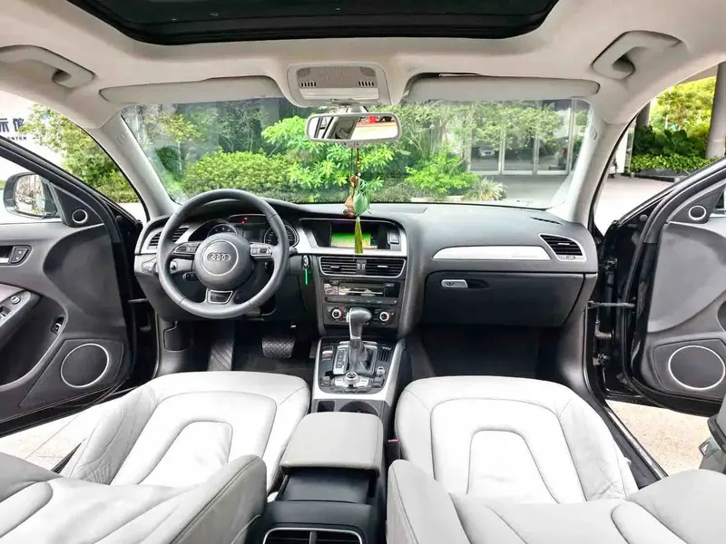 Vehicle photo 19