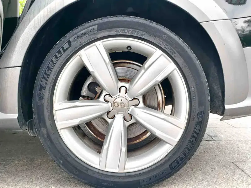 Vehicle photo 20