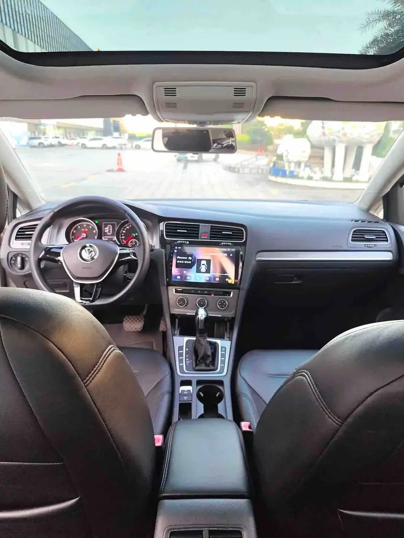 Vehicle photo 7