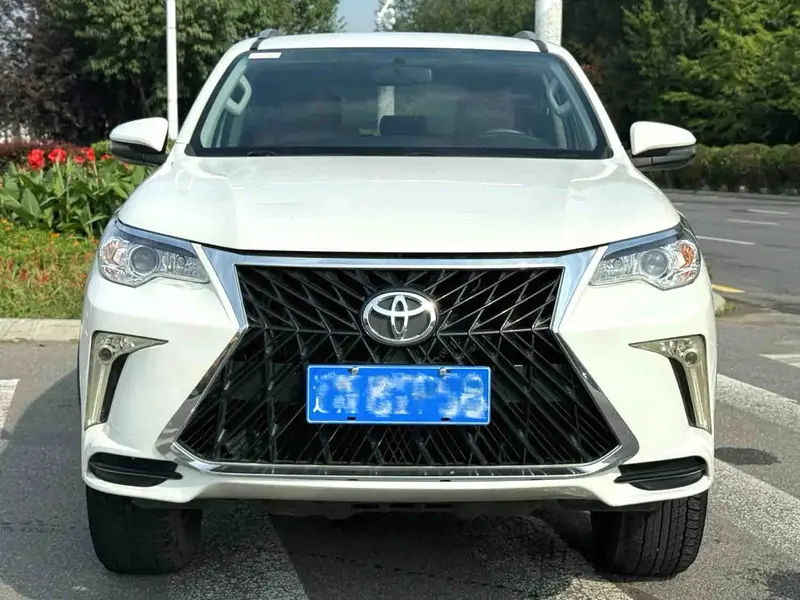 Vehicle photo 3