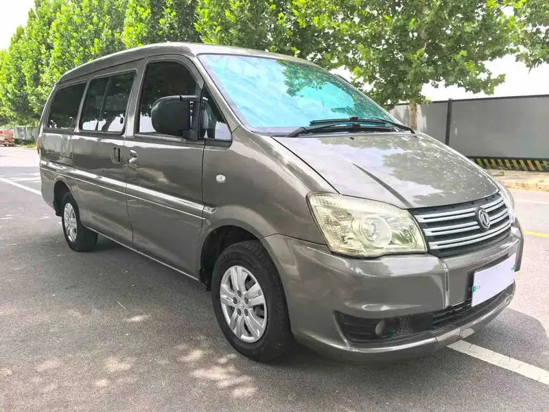 Vehicle photo 3
