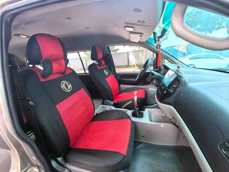 Vehicle photo 7