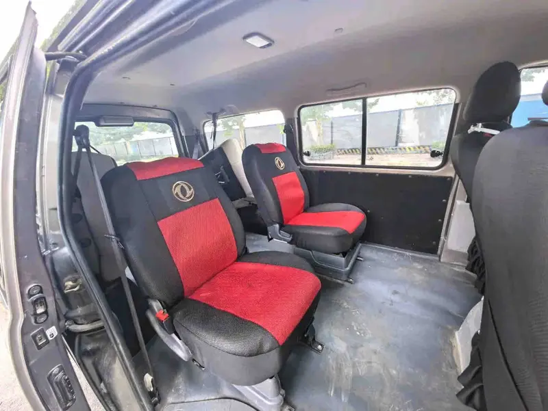 Vehicle photo 9