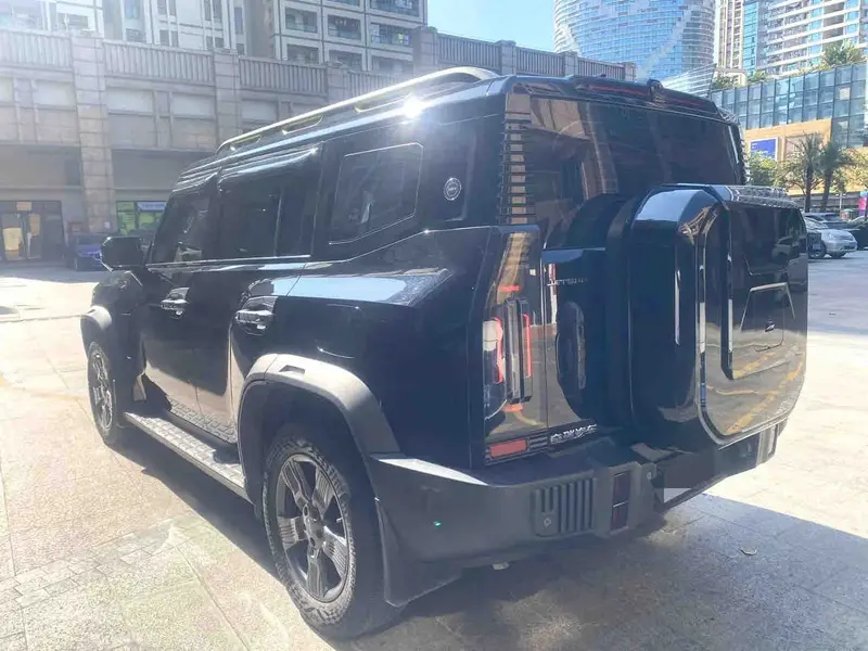 Vehicle photo 4
