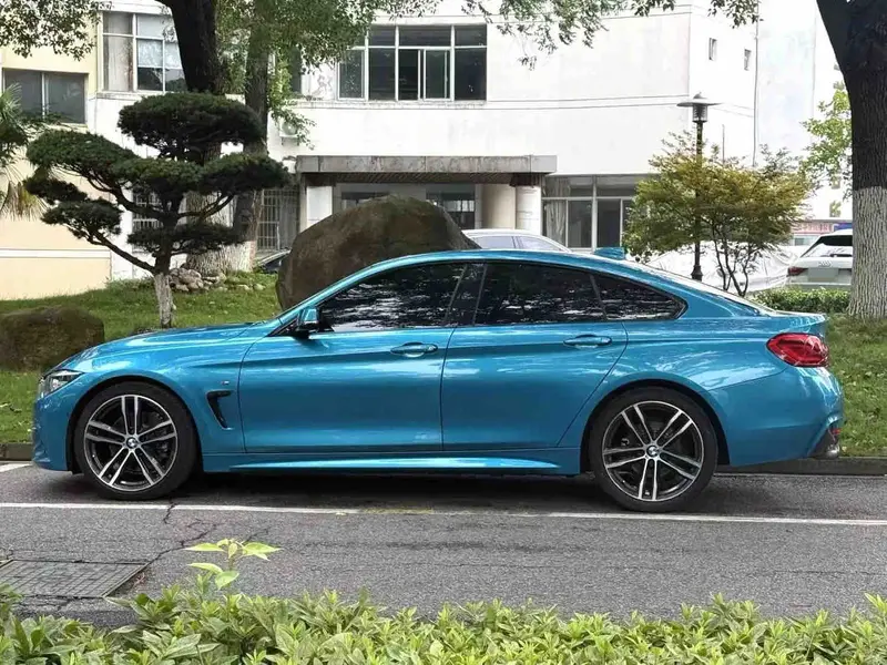Vehicle photo 3