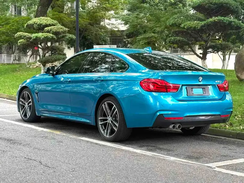 Vehicle photo 4
