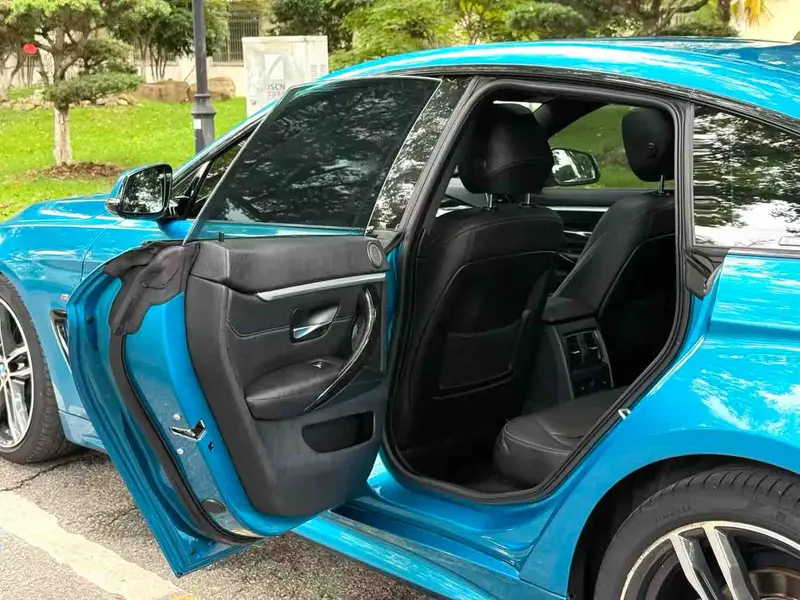 Vehicle photo 22
