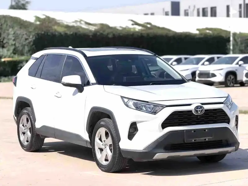 Vehicle photo 2