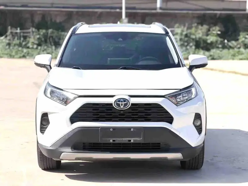 Vehicle photo 3