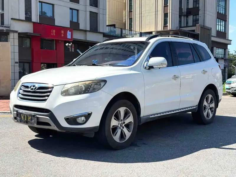 Vehicle photo 1