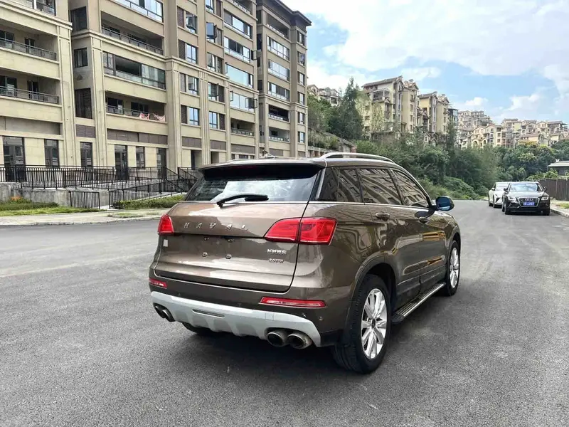 Vehicle photo 3