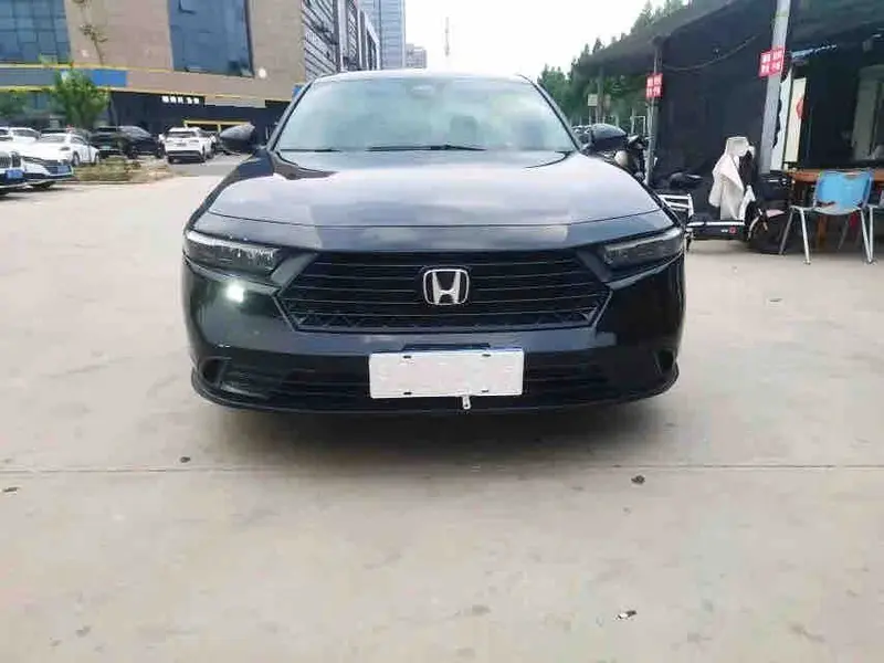 Vehicle photo 3