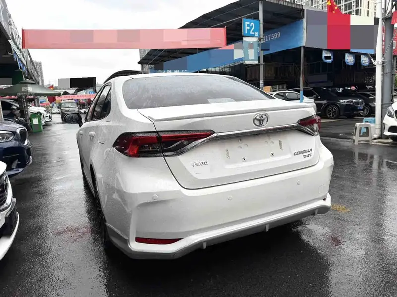 Vehicle photo 3