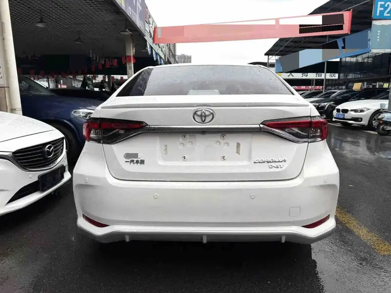 Vehicle photo 4