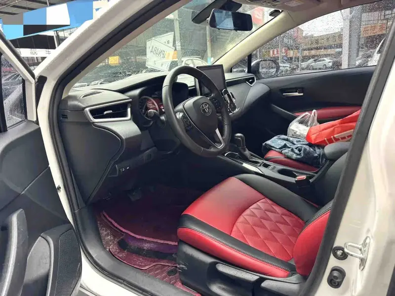 Vehicle photo 6