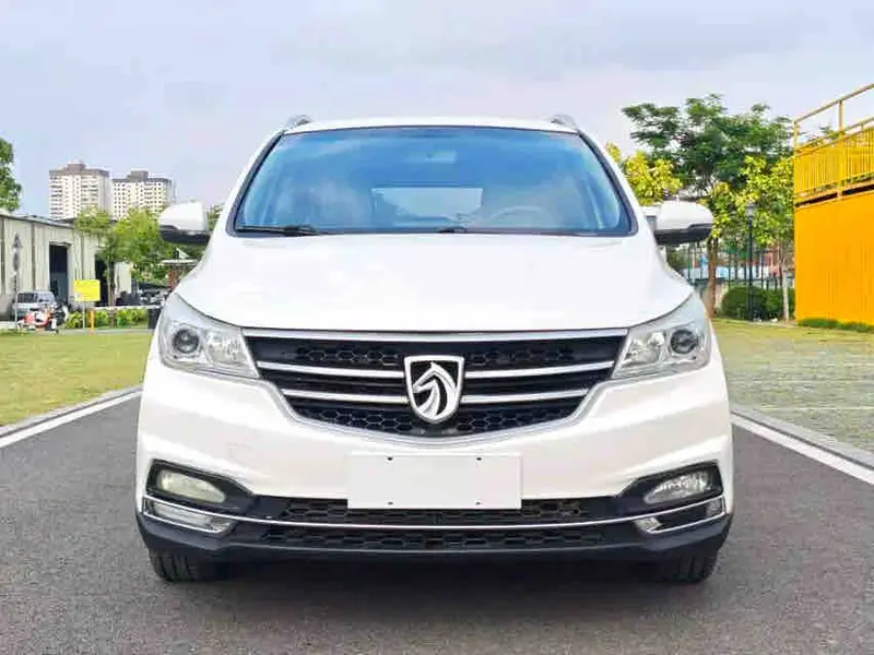 Vehicle photo 2