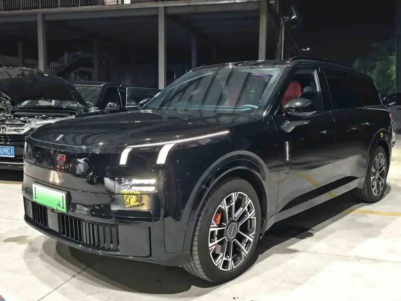 Vehicle photo 1