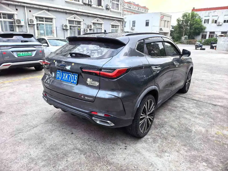 Vehicle photo 2