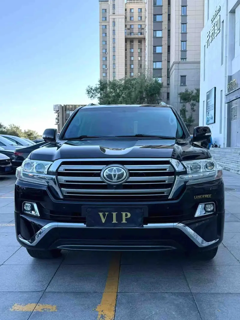 Vehicle photo 3