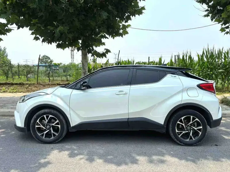 Vehicle photo 4