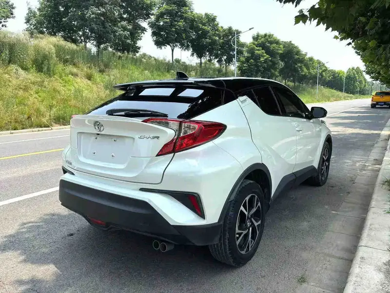 Vehicle photo 5
