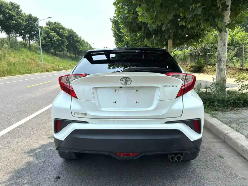 Vehicle photo 6