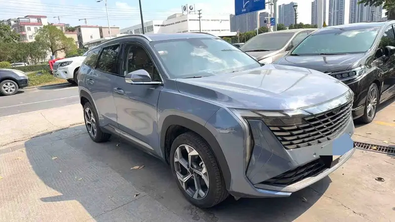 Vehicle photo 3