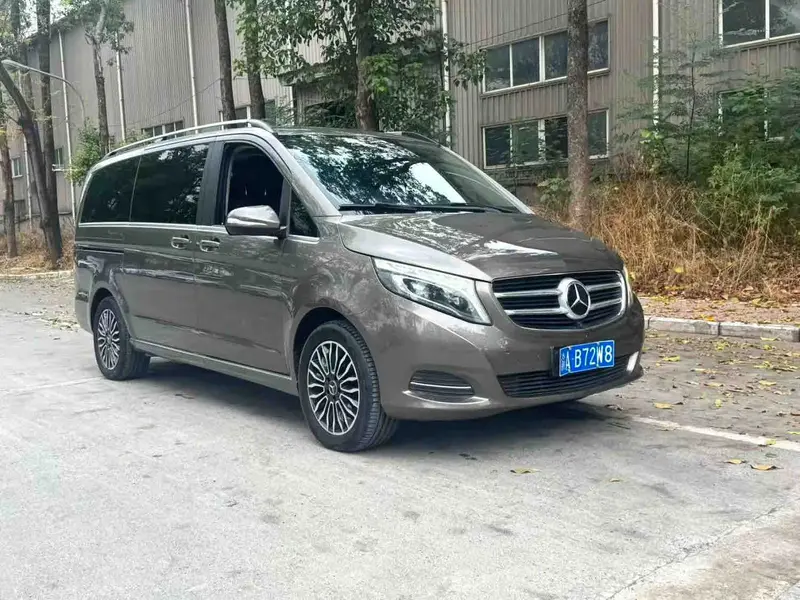 Vehicle photo 3
