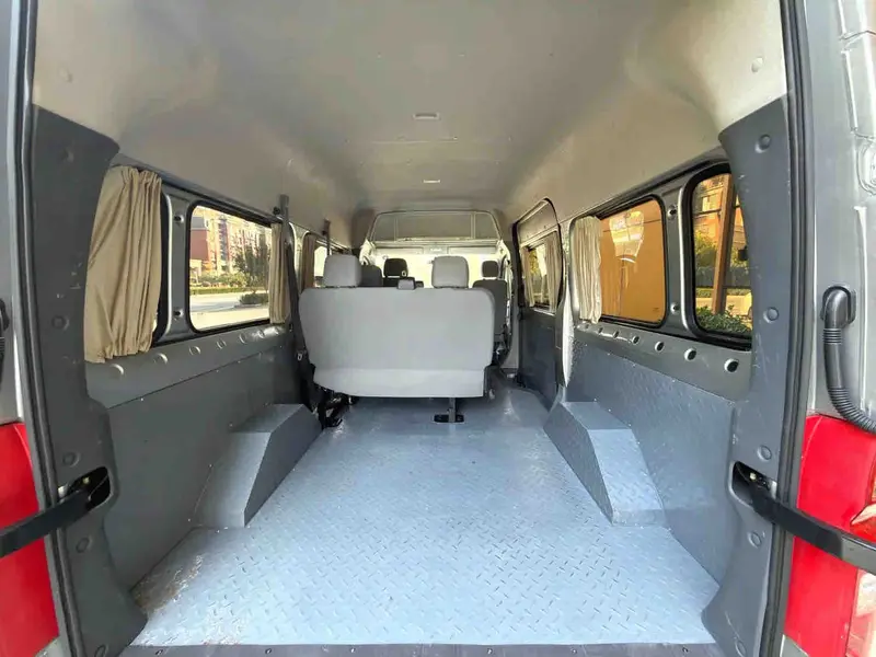 Vehicle photo 9